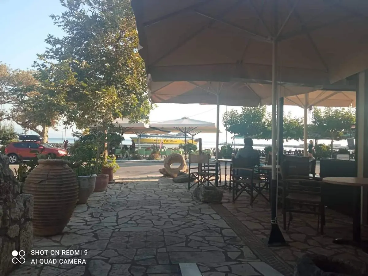 Vasilis Travlos Apartment Poros