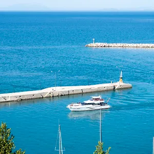 Faro Del Porto Apartment